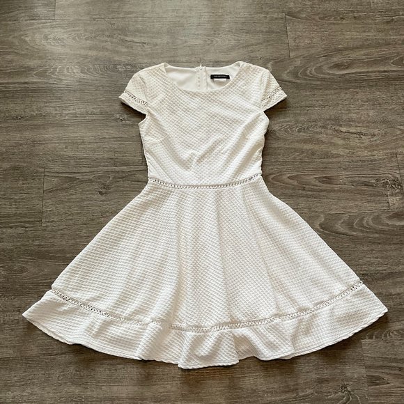 Jodi Kristopher Dress Juniors Size 3 White Short Sleeve Skater A Line Mini - Picture 1 of 6
